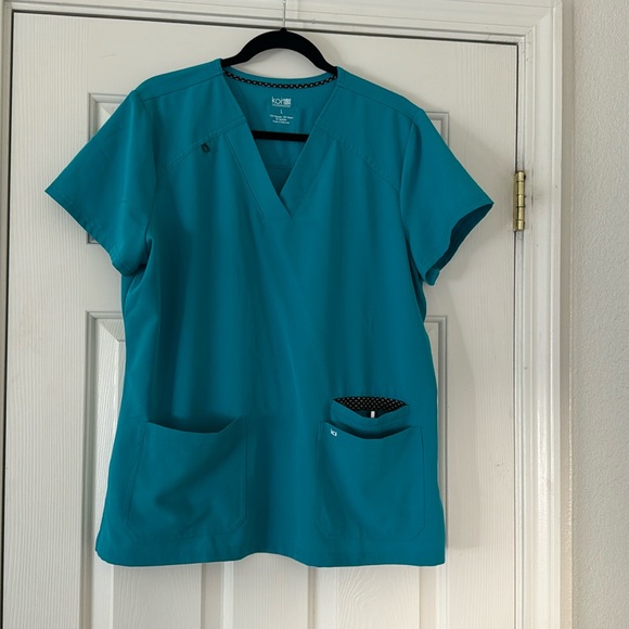 Koi scrub top - Picture 1 of 4